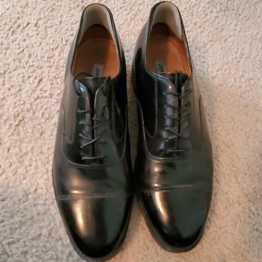Johnston & Murphy mens dress shoes